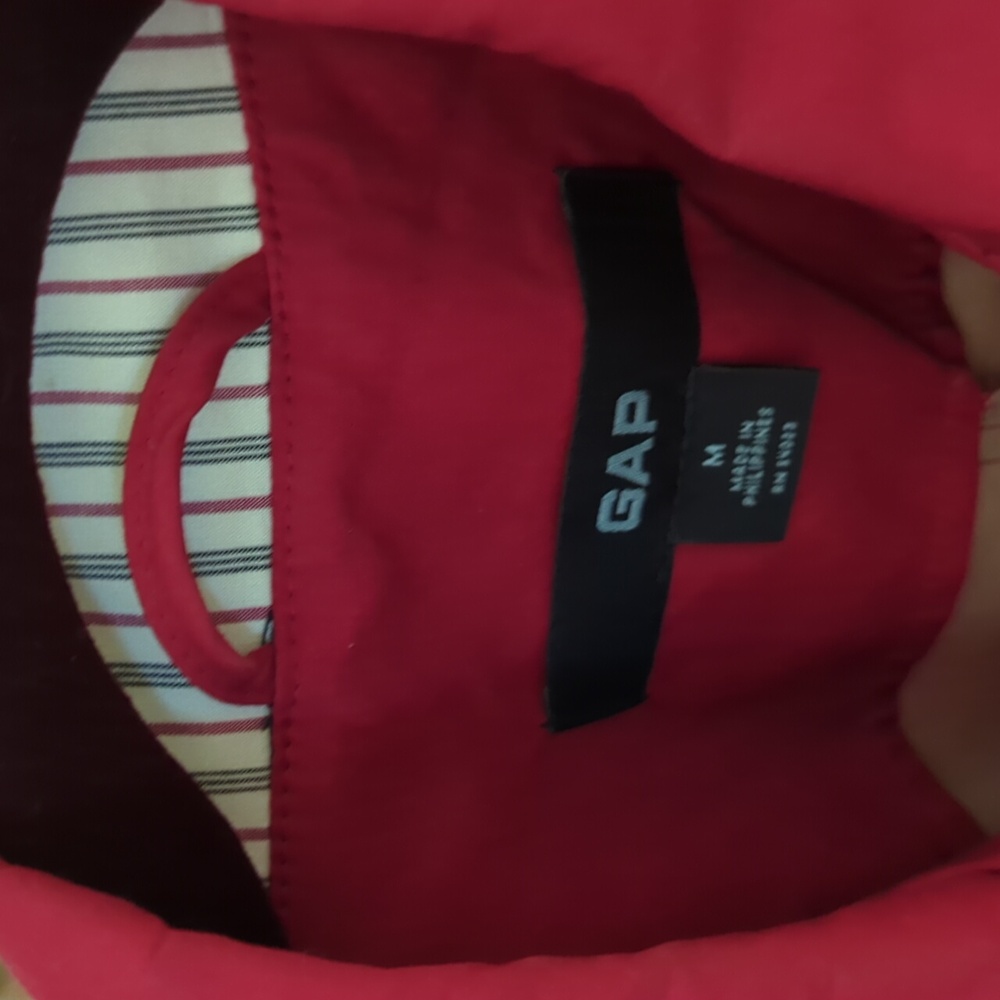Red raincoat - Picture 2 of 7